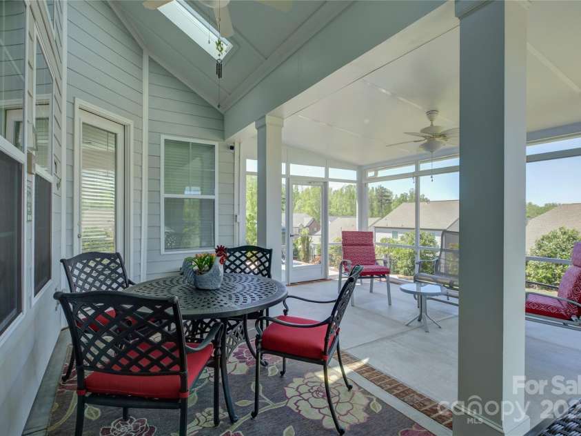 16524 Palisades Commons Drive, Charlotte, NC 28278.  MLS# CAR4241879, YatesRealty ID 10291. 