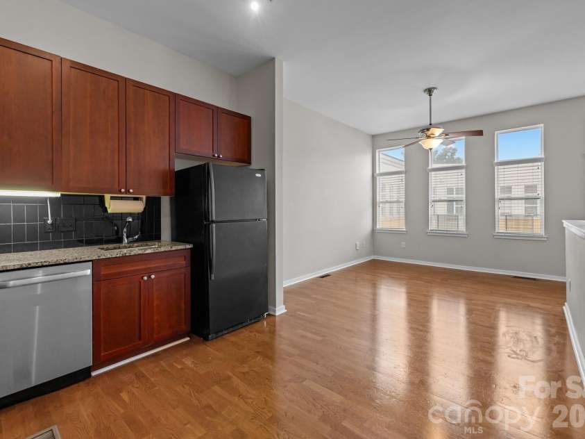 2125 Southend Drive, Charlotte, NC 28203.  MLS# CAR4347496, YatesRealty ID 10291. 