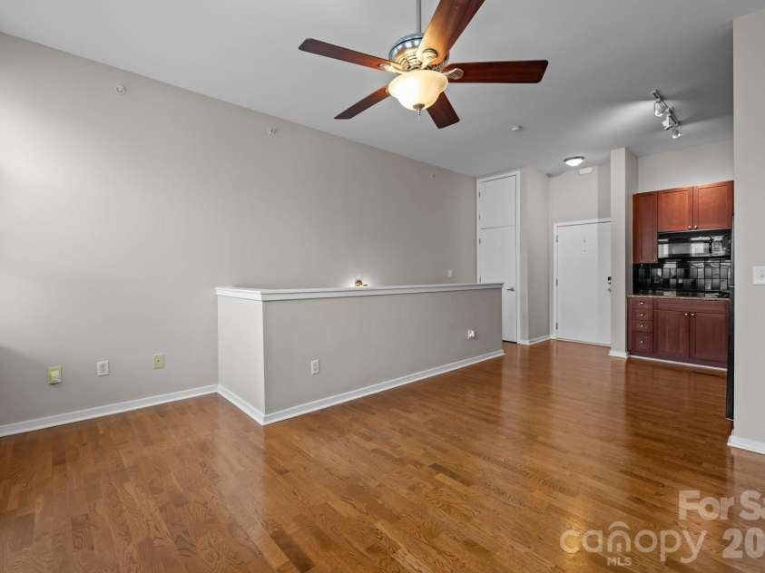 2125 Southend Drive, Charlotte, NC 28203.  MLS# CAR4347496, YatesRealty ID 10291. 