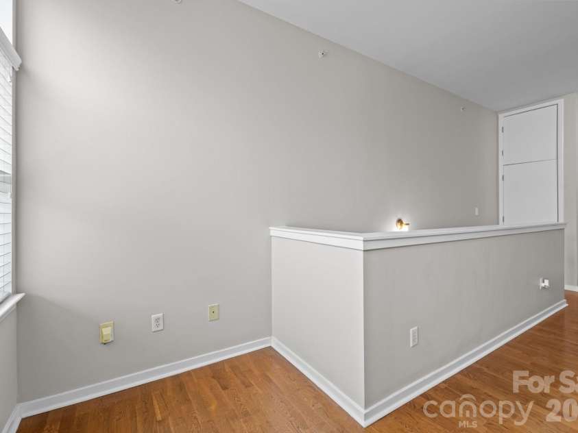 2125 Southend Drive, Charlotte, NC 28203.  MLS# CAR4347496, YatesRealty ID 10291. 