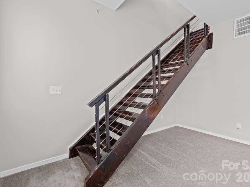 2125 Southend Drive, Charlotte, NC 28203.  MLS# CAR4347496, YatesRealty ID 10291. 