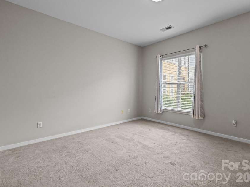 2125 Southend Drive, Charlotte, NC 28203.  MLS# CAR4347496, YatesRealty ID 10291. 