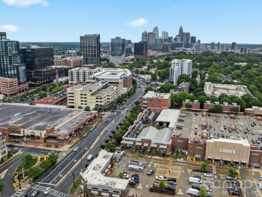 2125 Southend Drive, Charlotte, NC 28203.  MLS# CAR4347496, YatesRealty ID 10291. 