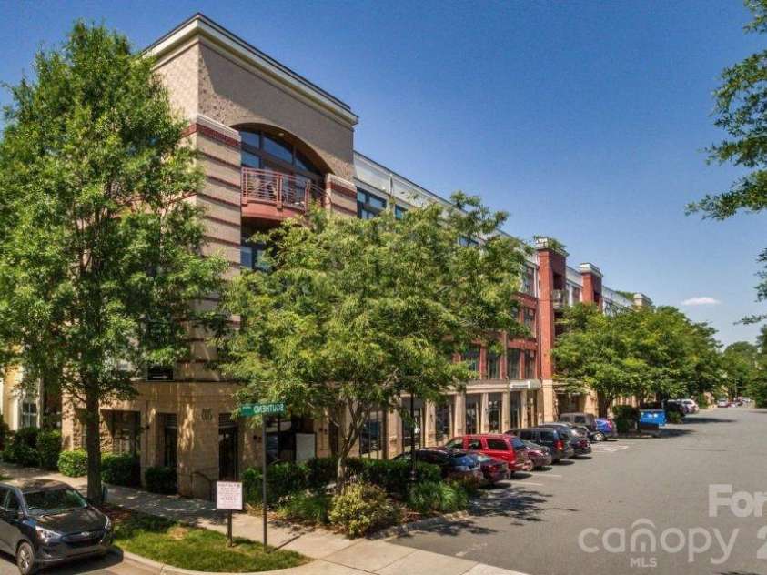 2125 Southend Drive, Charlotte, NC 28203.  MLS# CAR4347496, YatesRealty ID 10291. 
