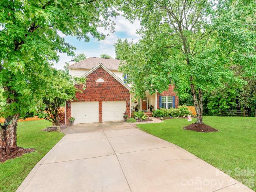 5999 Brookstone Drive, Concord, NC 28027.  MLS# CAR4361965, YatesRealty ID 10292. 