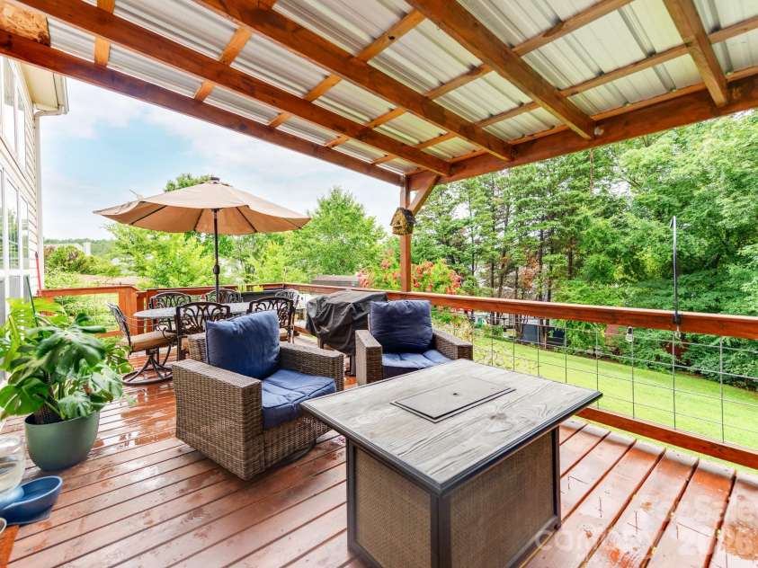 5999 Brookstone Drive, Concord, NC 28027.  MLS# CAR4361965, YatesRealty ID 10292. 