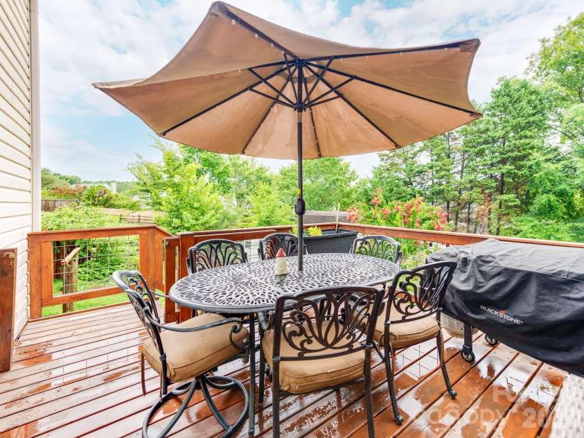 5999 Brookstone Drive, Concord, NC 28027.  MLS# CAR4361965, YatesRealty ID 10292. 