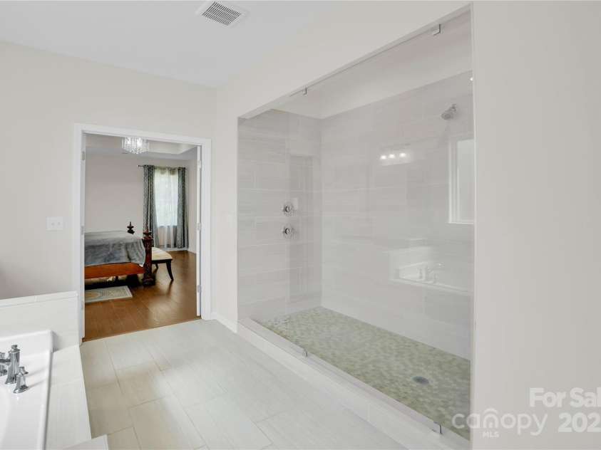 9786 Verdun Court, Fort Mill, SC 29707.  MLS# CAR4280769, YatesRealty ID 10292. Primary Bath