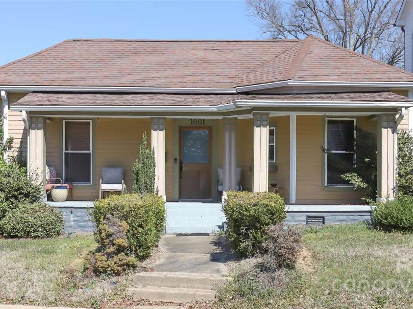 1001 Parkwood Avenue, Charlotte, NC 28205.  MLS# CAR4229375, YatesRealty ID 10293. 