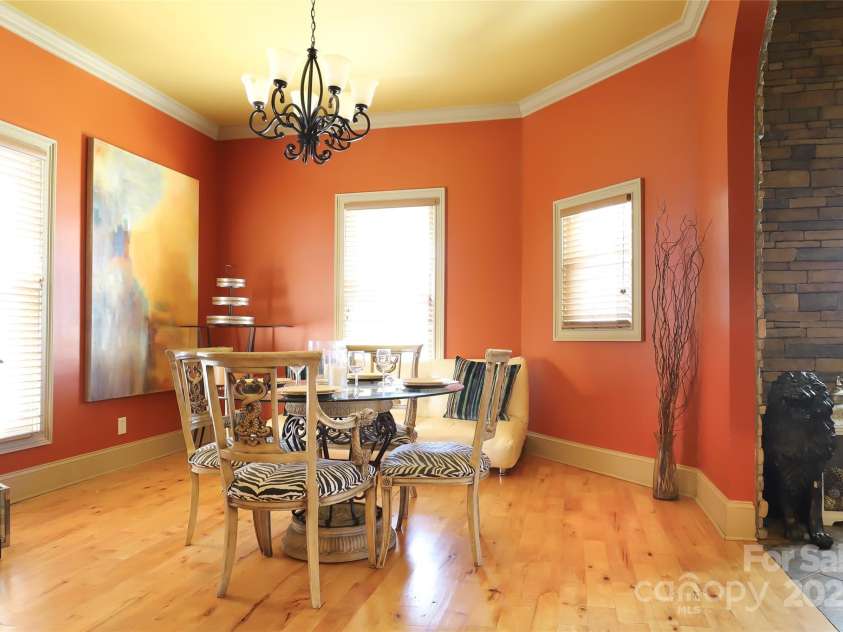 1001 Parkwood Avenue, Charlotte, NC 28205.  MLS# CAR4229375, YatesRealty ID 10293. 
