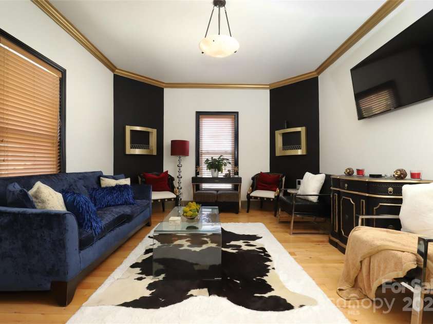 1001 Parkwood Avenue, Charlotte, NC 28205.  MLS# CAR4229375, YatesRealty ID 10293. 