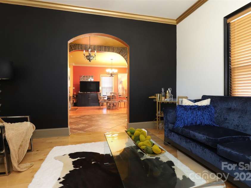 1001 Parkwood Avenue, Charlotte, NC 28205.  MLS# CAR4229375, YatesRealty ID 10293. 