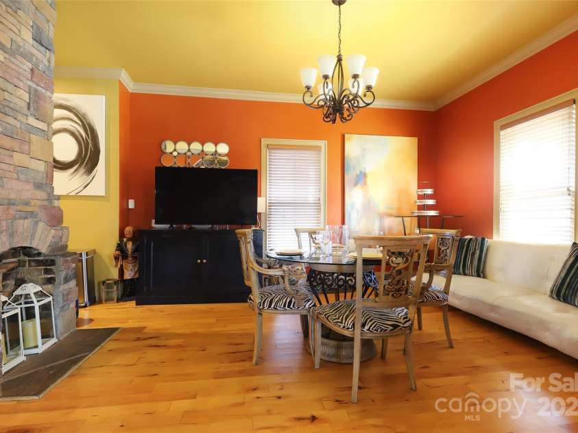 1001 Parkwood Avenue, Charlotte, NC 28205.  MLS# CAR4229375, YatesRealty ID 10293. 