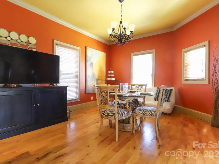 1001 Parkwood Avenue, Charlotte, NC 28205.  MLS# CAR4229375, YatesRealty ID 10293. 