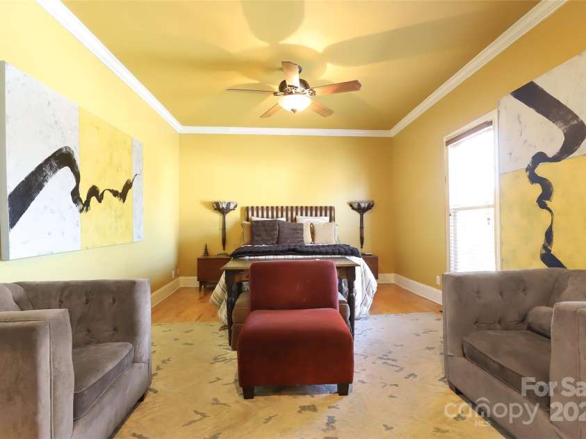 1001 Parkwood Avenue, Charlotte, NC 28205.  MLS# CAR4229375, YatesRealty ID 10293. 
