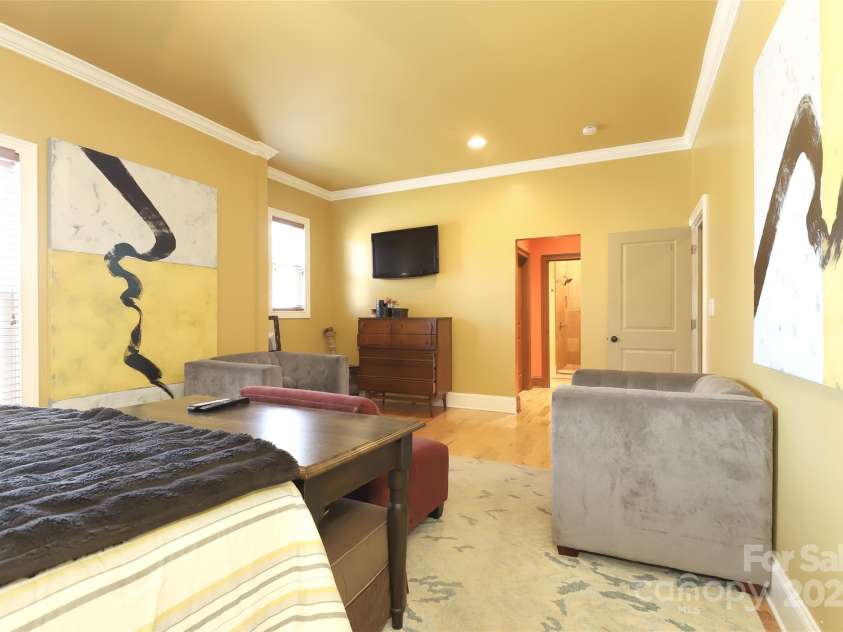 1001 Parkwood Avenue, Charlotte, NC 28205.  MLS# CAR4229375, YatesRealty ID 10293. 