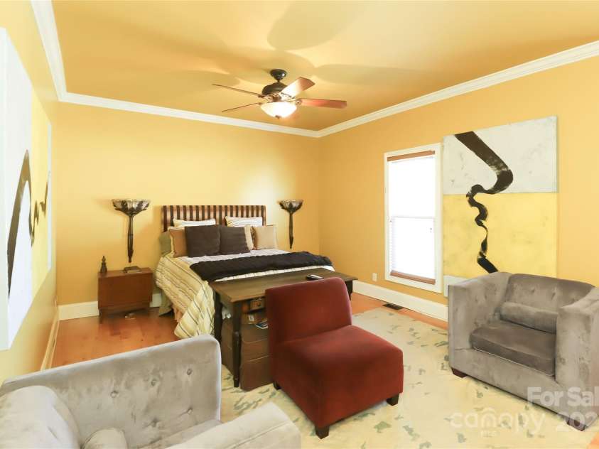 1001 Parkwood Avenue, Charlotte, NC 28205.  MLS# CAR4229375, YatesRealty ID 10293. 