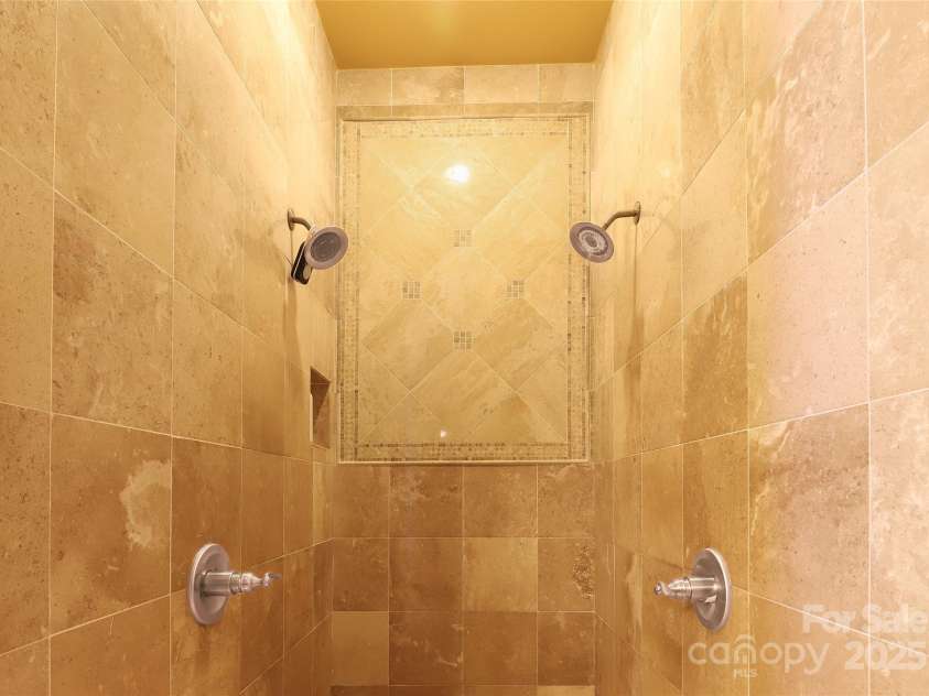 1001 Parkwood Avenue, Charlotte, NC 28205.  MLS# CAR4229375, YatesRealty ID 10293. 