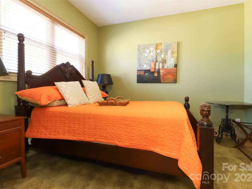 1001 Parkwood Avenue, Charlotte, NC 28205.  MLS# CAR4229375, YatesRealty ID 10293. 