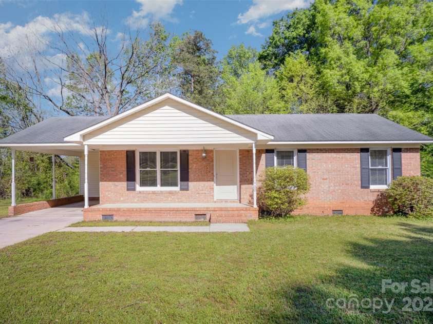 700 FINE WRIGHT Avenue, York, SC 29745.  MLS# CAR4245872, YatesRealty ID 10296. 