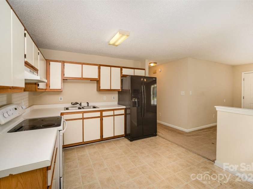 700 FINE WRIGHT Avenue, York, SC 29745.  MLS# CAR4245872, YatesRealty ID 10296. 