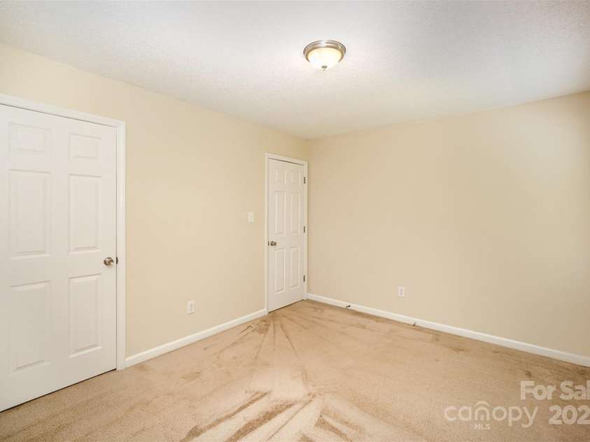 700 FINE WRIGHT Avenue, York, SC 29745.  MLS# CAR4245872, YatesRealty ID 10296. 