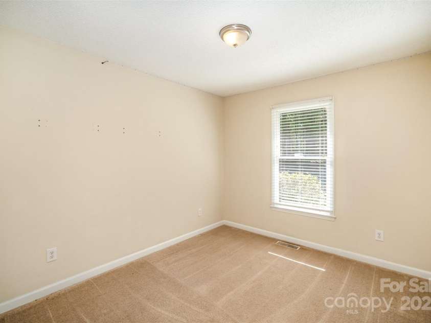 700 FINE WRIGHT Avenue, York, SC 29745.  MLS# CAR4245872, YatesRealty ID 10296. 