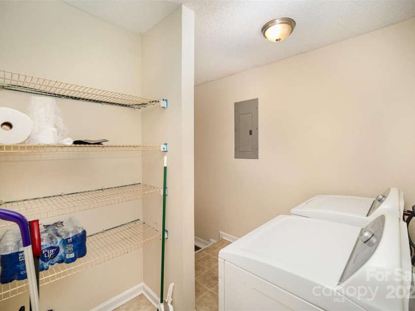 700 FINE WRIGHT Avenue, York, SC 29745.  MLS# CAR4245872, YatesRealty ID 10296. 