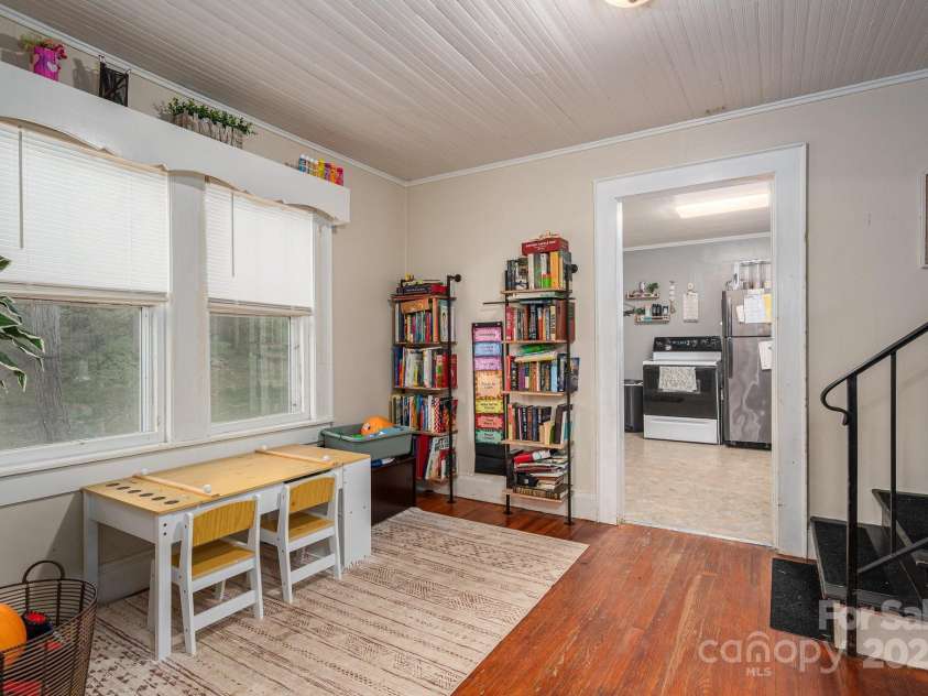 211 Hershel Lackey Road, Lincolnton, NC 28092.  MLS# CAR4245944, YatesRealty ID 10297. 