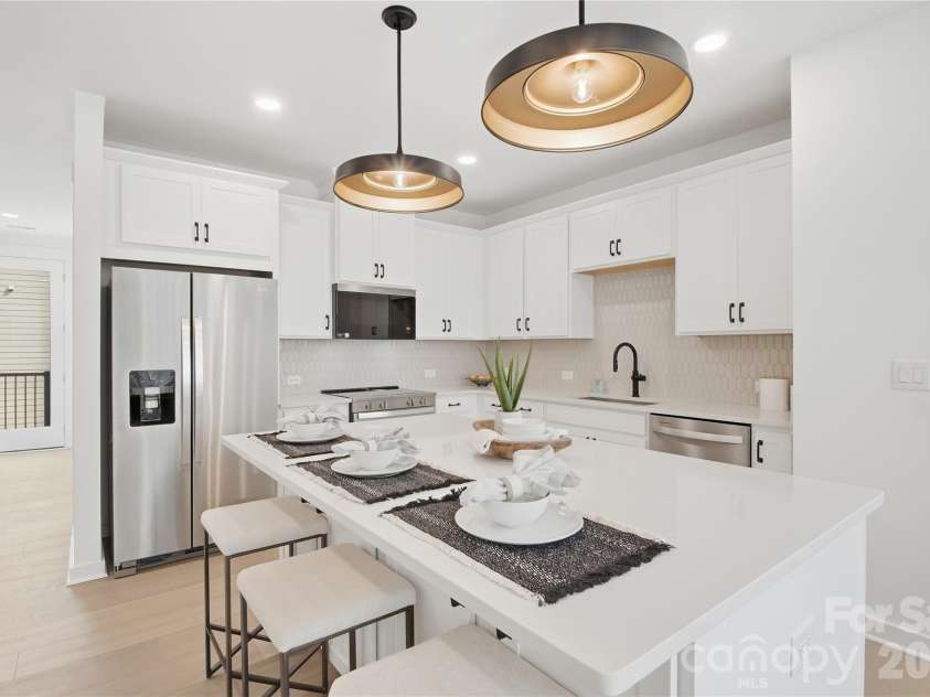 7052 Westrow Avenue, Charlotte, NC 28278.  MLS# CAR4352081, YatesRealty ID 10297. Kitchen