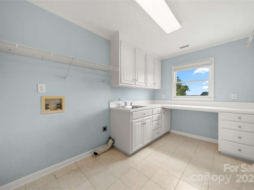 7980 Bradford Lane, Denver, NC 28037.  MLS# CAR4302280, YatesRealty ID 10298. 