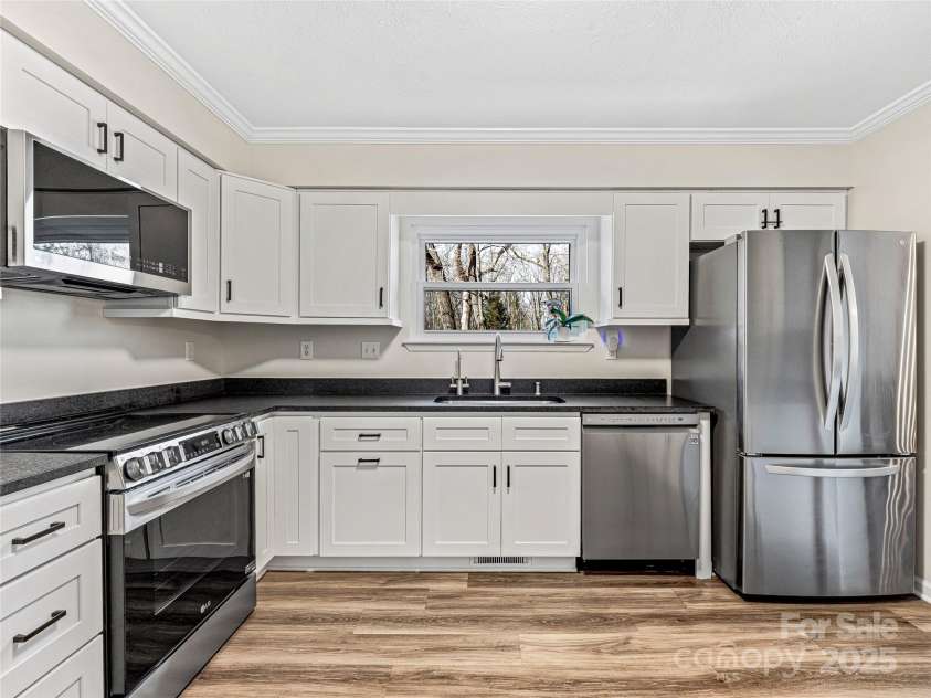 309 Cardinal Road, Mills River, NC 28759.  MLS# CAR4216131, YatesRealty ID 10299. Kitchen