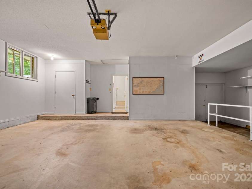 106 Blue Bird Lane, Tryon, NC 28782.  MLS# CAR4291454, YatesRealty ID 103. 