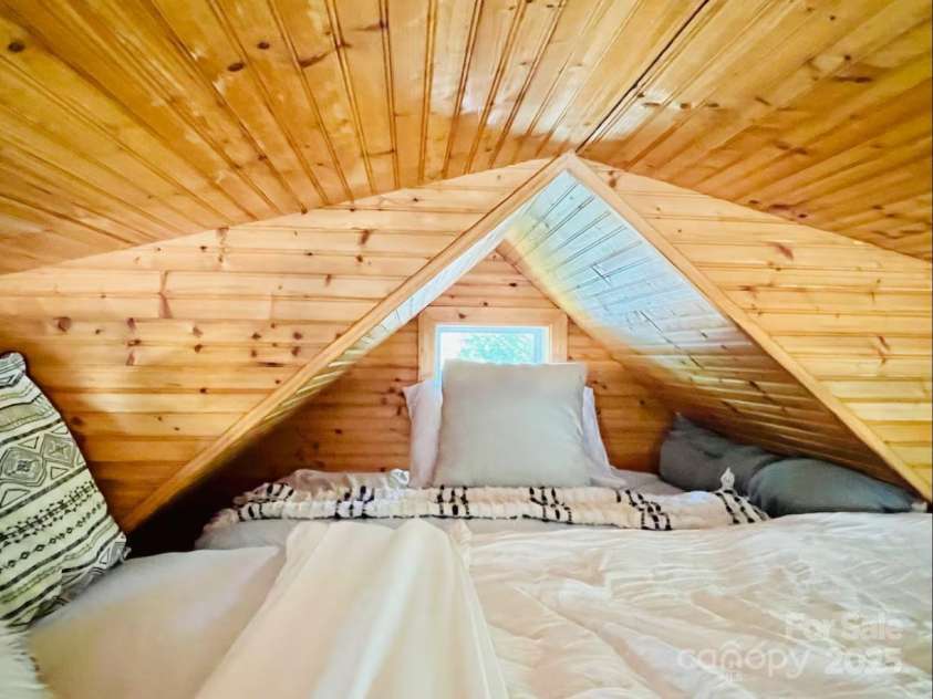 45 tomahawk Drive, Sapphire, NC 28774.  MLS# CAR4309556, YatesRealty ID 1030. 