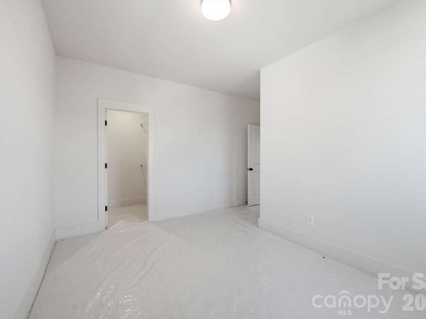 7237 Westrow Avenue, Charlotte, NC 28278.  MLS# CAR4311743, YatesRealty ID 1030. BR #4 with walk-in closet.