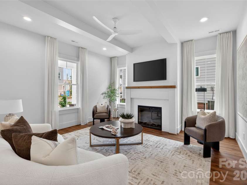 7237 Westrow Avenue, Charlotte, NC 28278.  MLS# CAR4311743, YatesRealty ID 1030. Family Room