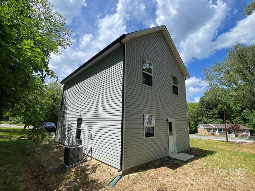 129 Sharon Road, York, SC 29745.  MLS# CAR4215637, YatesRealty ID 10300. 