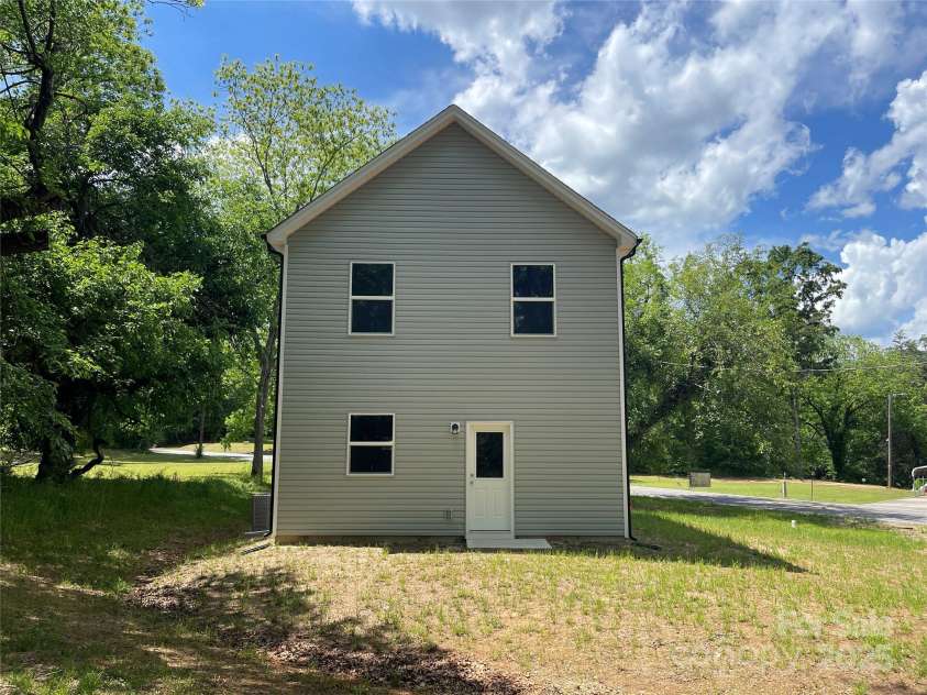 129 Sharon Road, York, SC 29745.  MLS# CAR4215637, YatesRealty ID 10300. 