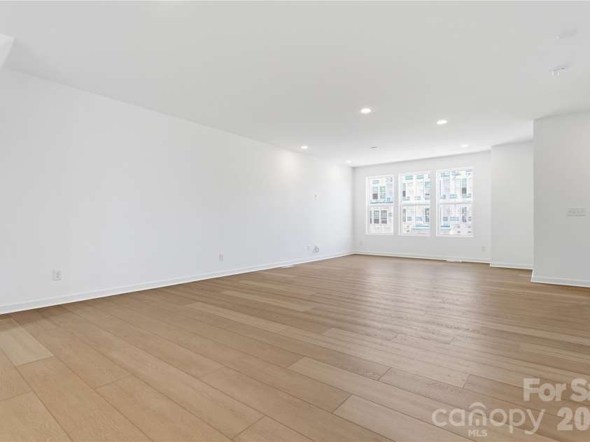 7013 Westrow Avenue, Charlotte, NC 28278.  MLS# CAR4302706, YatesRealty ID 10300. Great Room