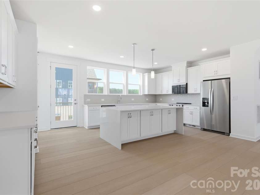 7013 Westrow Avenue, Charlotte, NC 28278.  MLS# CAR4302706, YatesRealty ID 10300. Kitchen