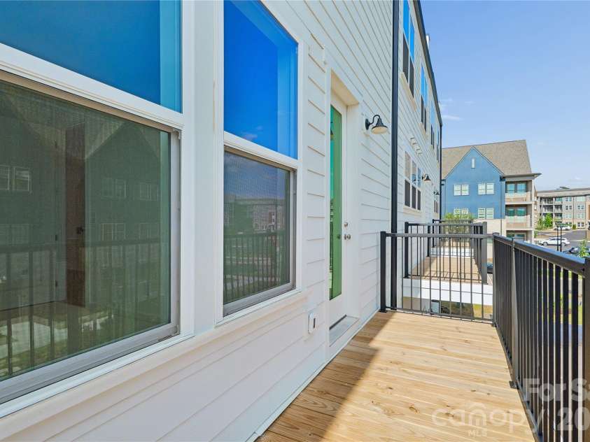 7017 Westrow Avenue, Charlotte, NC 28278.  MLS# CAR4342963, YatesRealty ID 10301. 2nd Floor Balcony