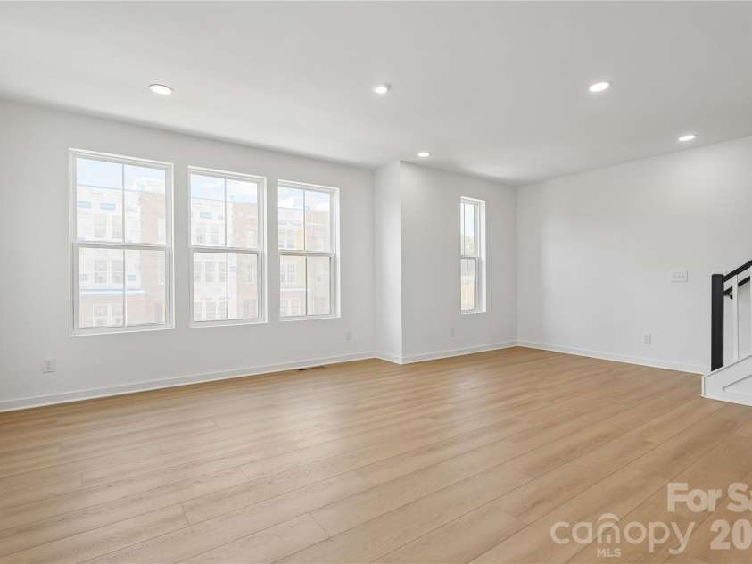 7017 Westrow Avenue, Charlotte, NC 28278.  MLS# CAR4342963, YatesRealty ID 10301. Great Room