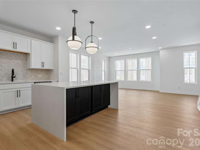 7017 Westrow Avenue, Charlotte, NC 28278.  MLS# CAR4342963, YatesRealty ID 10301. Kitchen