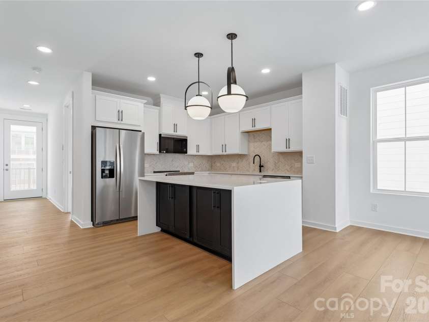 7017 Westrow Avenue, Charlotte, NC 28278.  MLS# CAR4342963, YatesRealty ID 10301. Kithchen