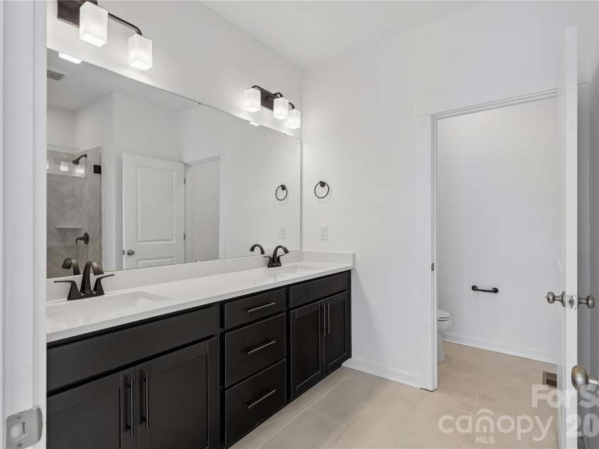 7017 Westrow Avenue, Charlotte, NC 28278.  MLS# CAR4342963, YatesRealty ID 10301. Primary Bathroom