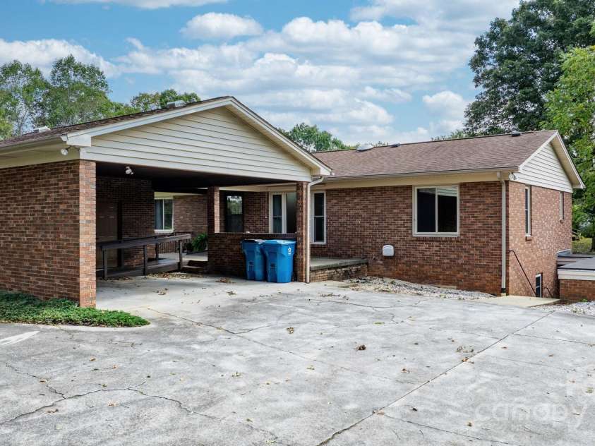 721 Harris Avenue, Valdese, NC 28690.  MLS# CAR4185664, YatesRealty ID 10301. 