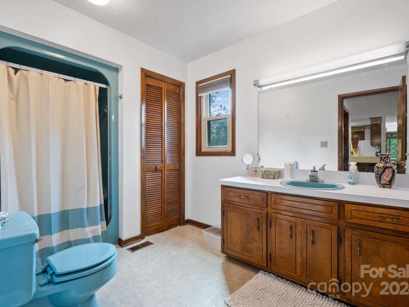721 Harris Avenue, Valdese, NC 28690.  MLS# CAR4185664, YatesRealty ID 10301. 