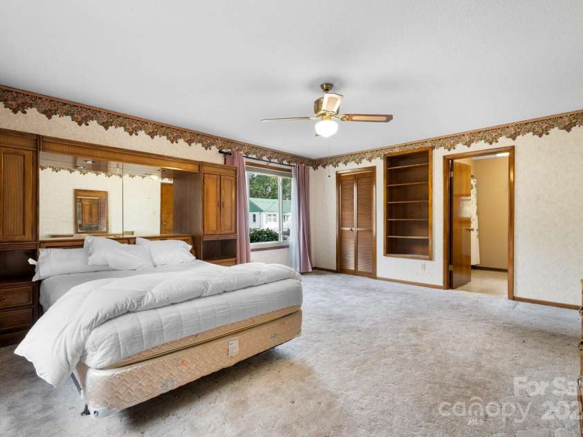 721 Harris Avenue, Valdese, NC 28690.  MLS# CAR4185664, YatesRealty ID 10301. 