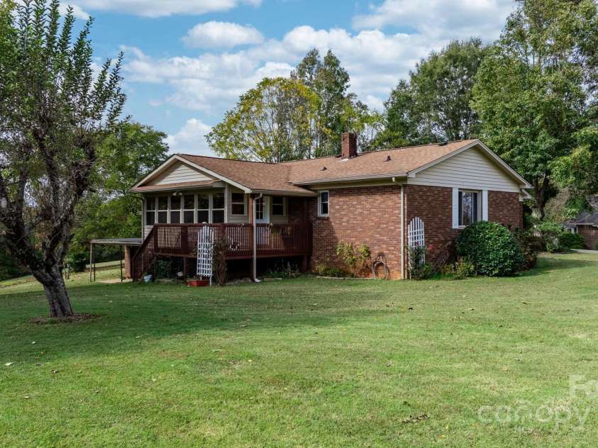721 Harris Avenue, Valdese, NC 28690.  MLS# CAR4185664, YatesRealty ID 10301. 
