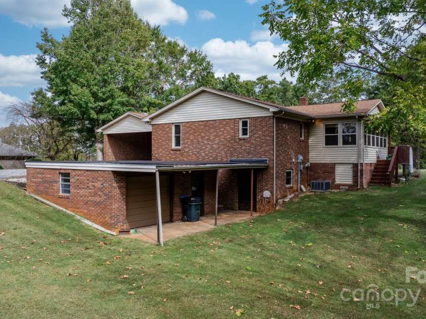 721 Harris Avenue, Valdese, NC 28690.  MLS# CAR4185664, YatesRealty ID 10301. 